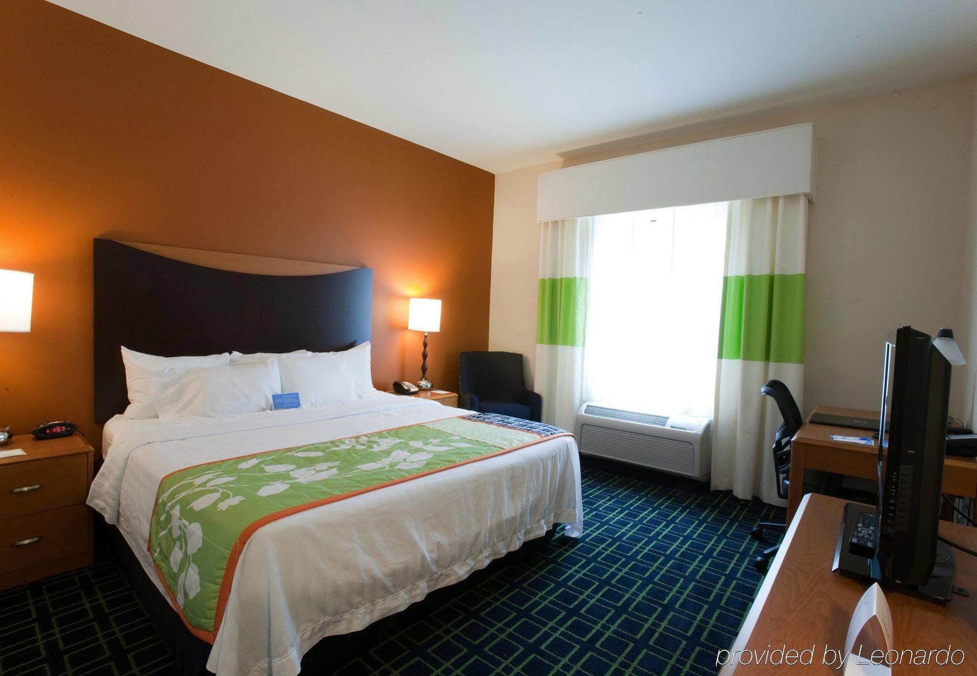 Fairfield Inn & Suites By Marriott Houston Конро Номер фото